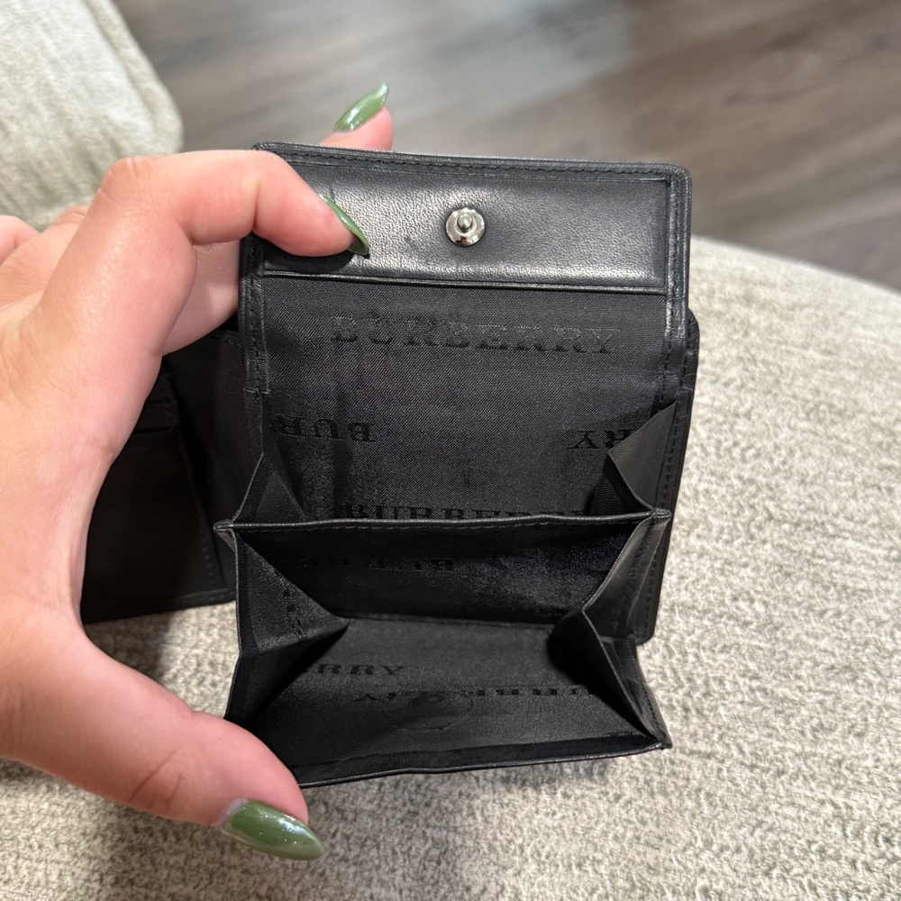 Burberry Black Wallet Sleek Minimalist Design - Picture 8 of 13
